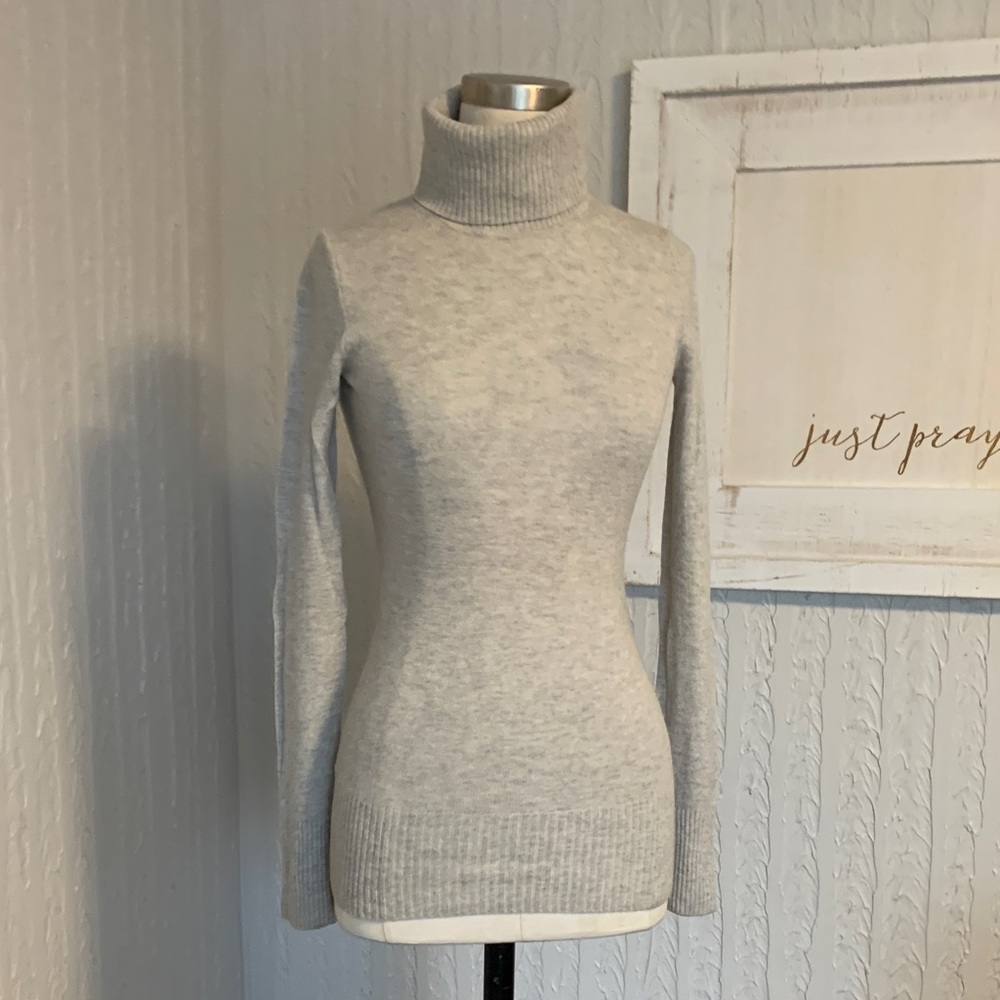 JCrew cashmere turtleneck sweater lt heather grey